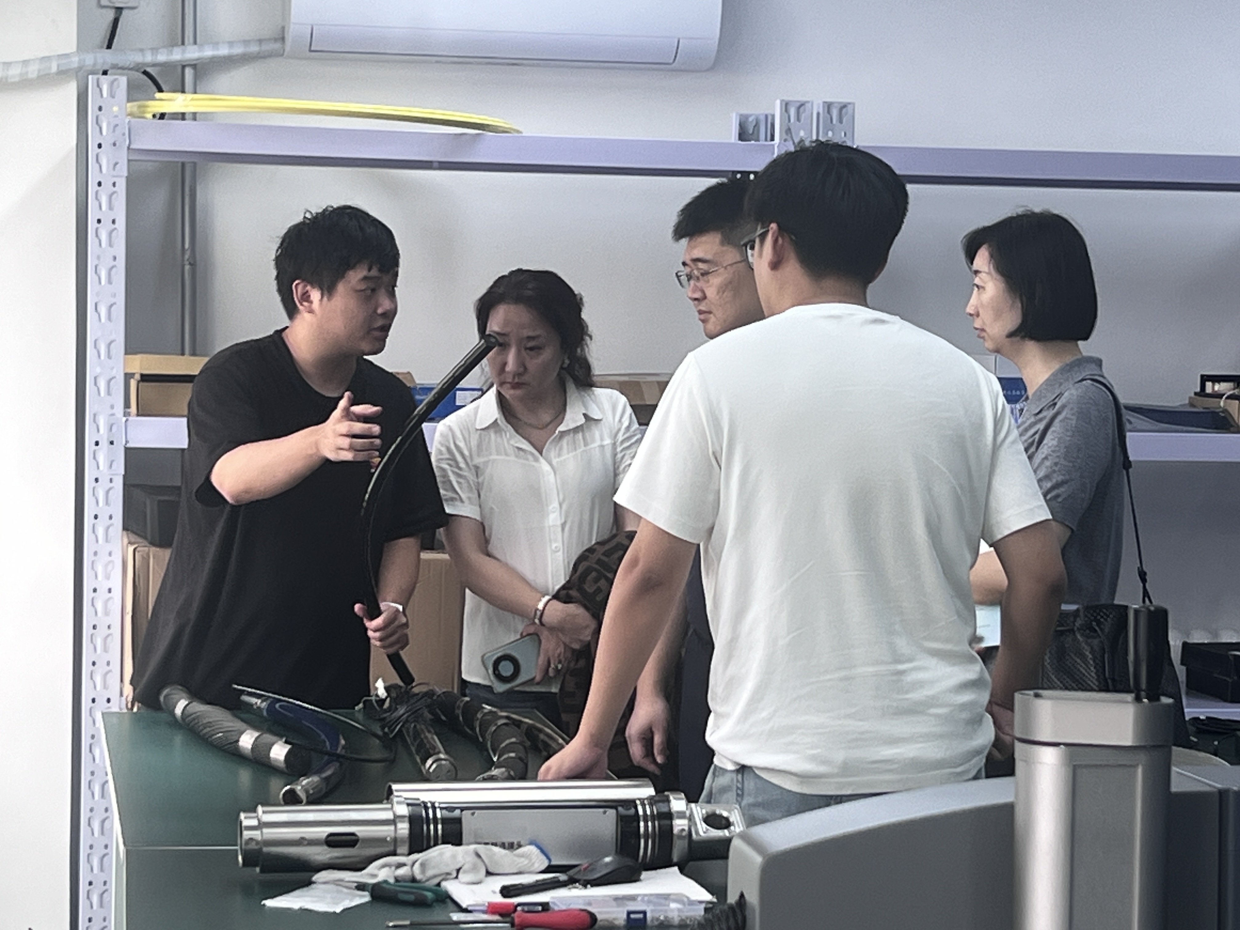 無(wú)錫政企團(tuán)探訪哈船光科 光纖傳感成果迎來(lái)合作新機(jī)遇