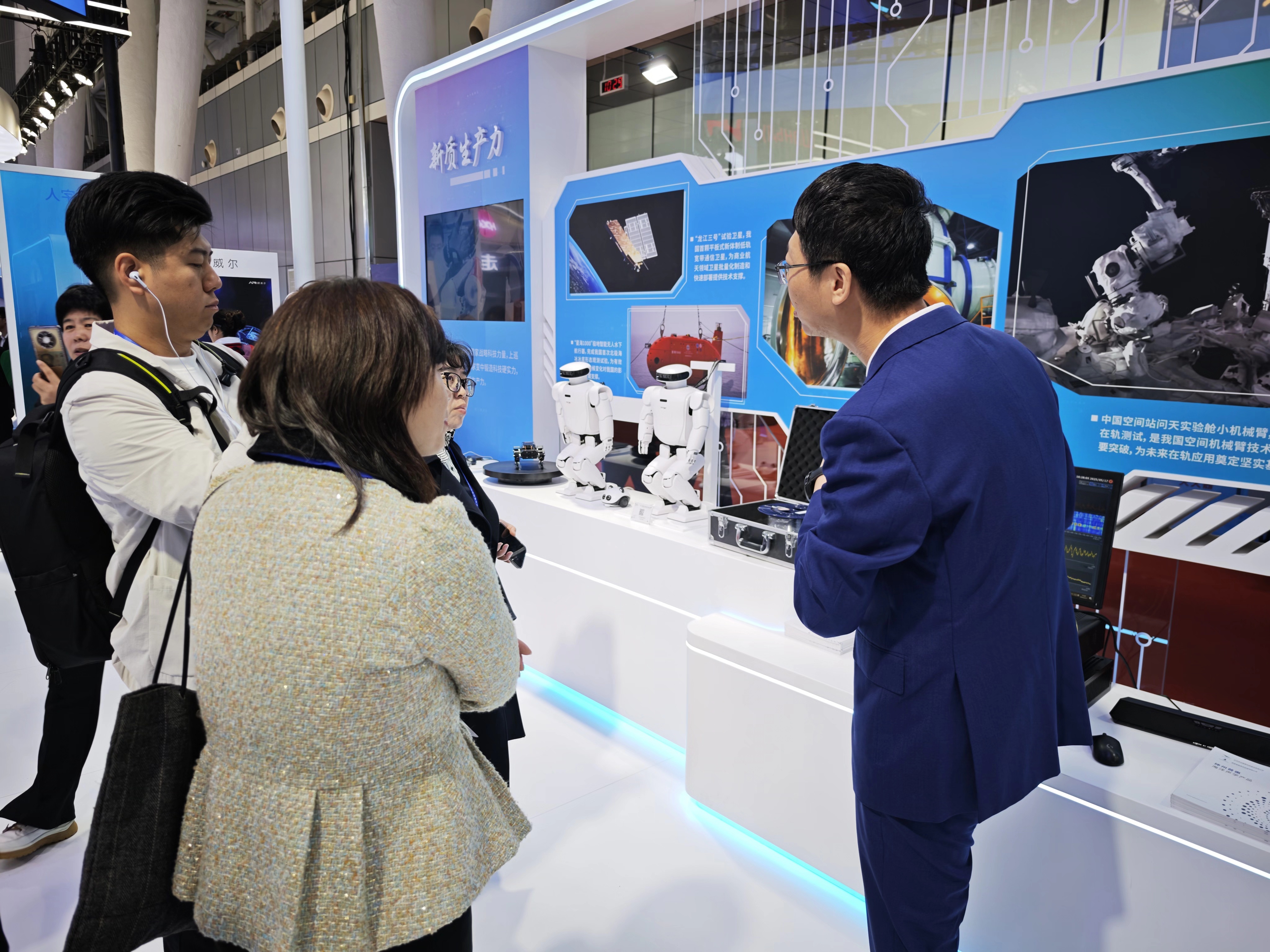 哈船光科亮相第34屆哈洽會(huì)：光纖“說(shuō)唱”黑科技，賦能智慧產(chǎn)業(yè)新場(chǎng)景